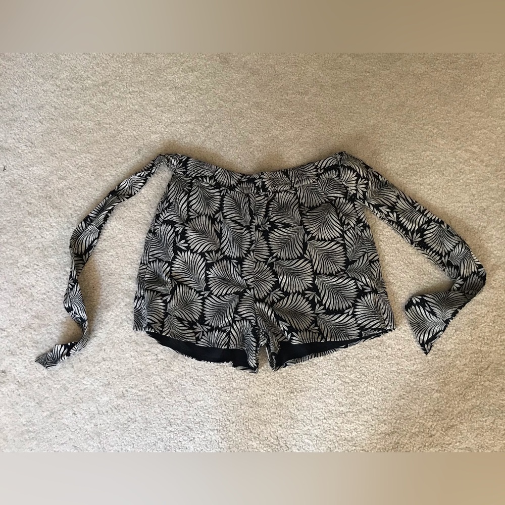 LOFT beach shorts with attached tie and pockets